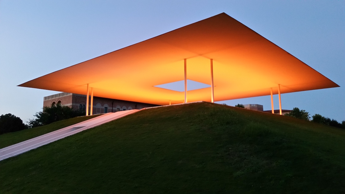 houston-texas-turrell-skyspace-twilight