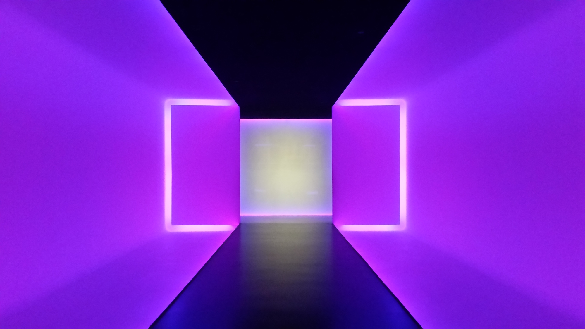 museum-of-fine-arts-houston-light-tunnel