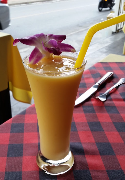 fresh-mango-smoothie-thailand