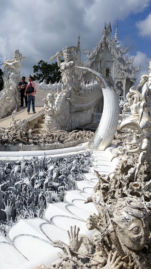 wat-rong-khun-bridge