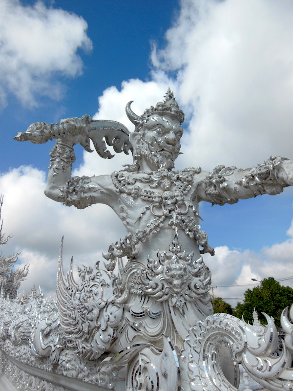 wat-rong-khun-exterior