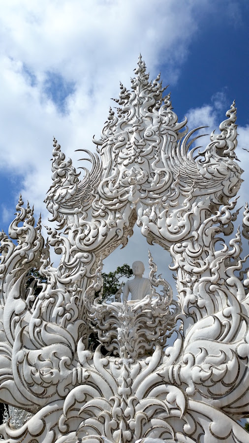 white-temple-chiang-rai